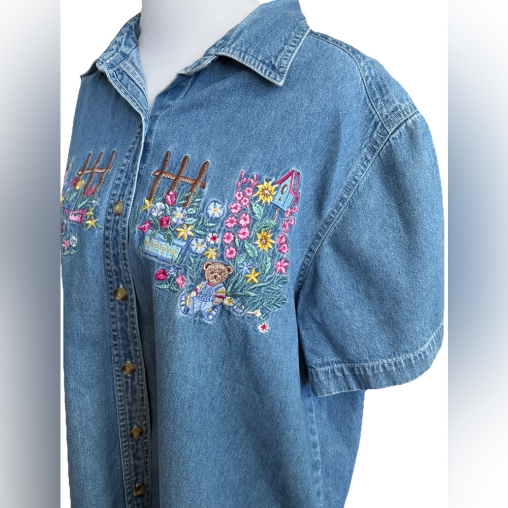 Vintage BOBBIE BROOKS WOMAN Cottagecore Embroidered Denim Shirt 14W/16W 1x - Picture 8 of 9